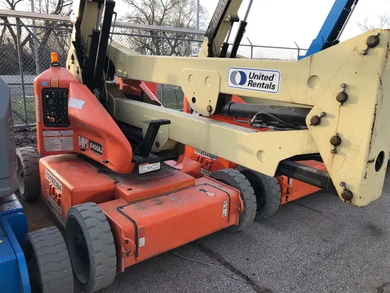 2013 JLG E450AJ Articulating Boom Lift