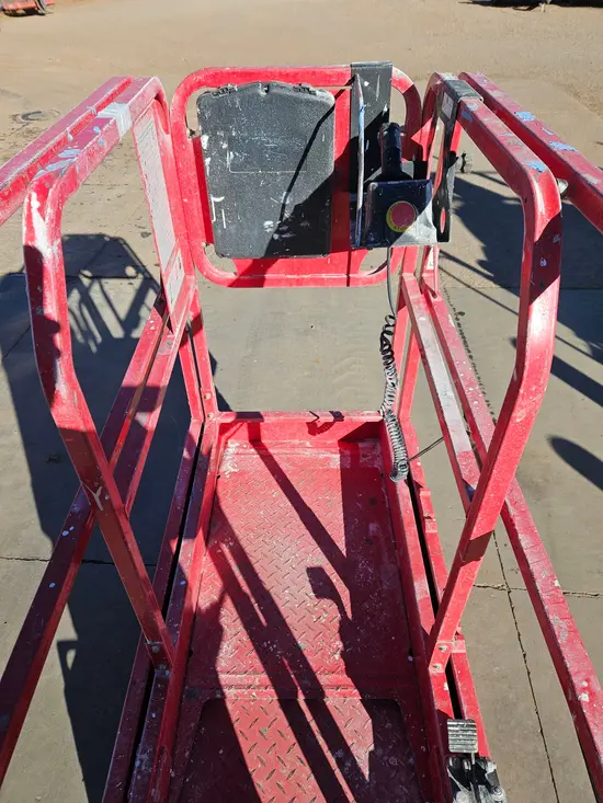 2021 MEC MICRO 19 Scissor Lift
