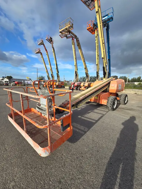 2017 JLG 600S Boom Lift