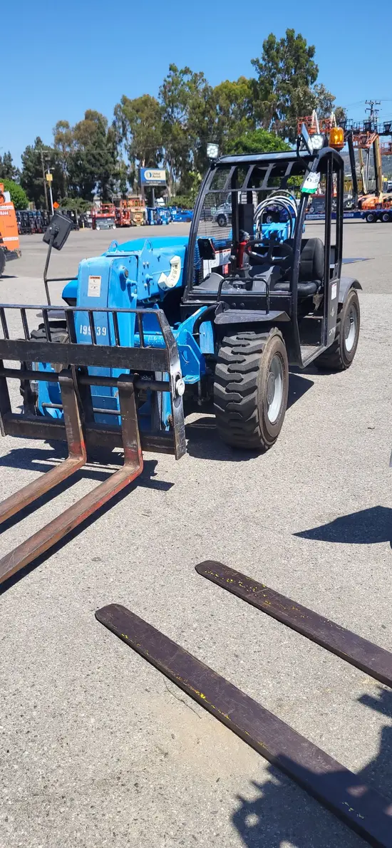 2017 Genie GTH-5519 Forklift