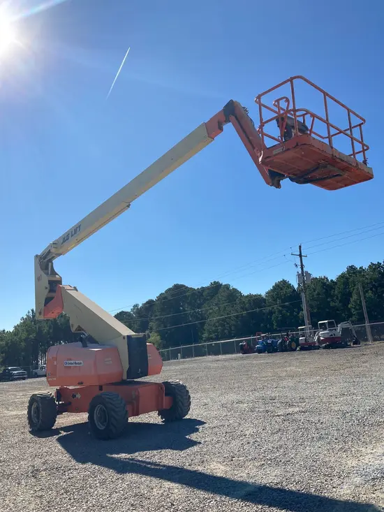 2013 JLG 800AJ Articulating Boom Lift