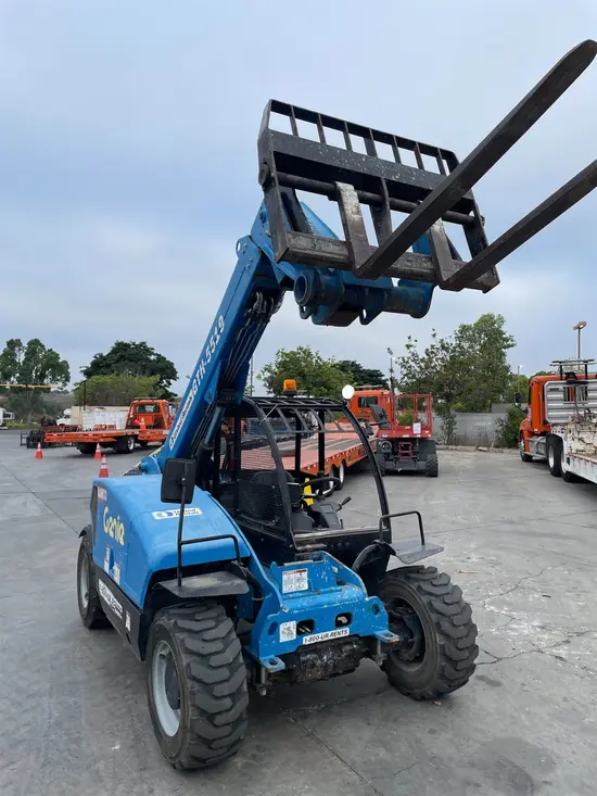 2017 Genie GTH-5519 Forklift