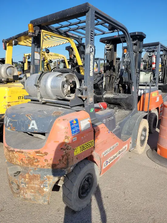 2017 Toyota 8FGU25 Warehouse Forklift