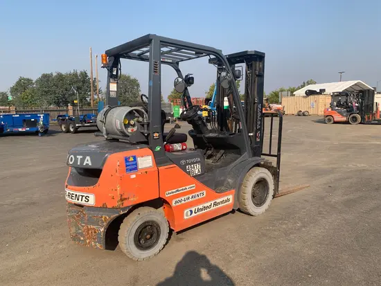 2017 Toyota 8FGU25 Warehouse Forklift