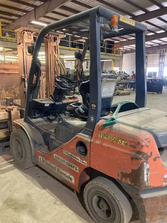 2019 Toyota 8FDU30 Warehouse Forklift