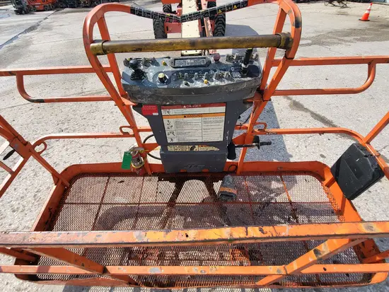 2014 JLG 800S Boom Lift