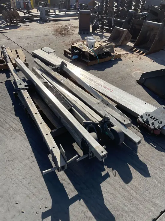 2015 EME 11000R-15 Crane