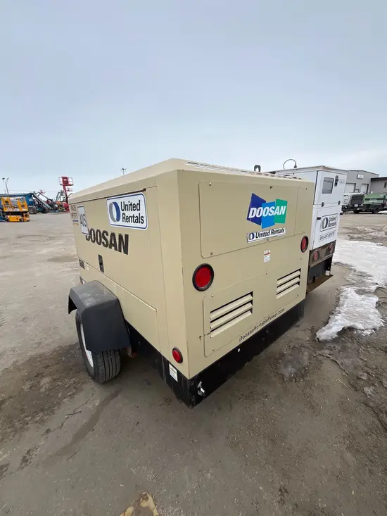 2018 Doosan P425/HP375WCU Air Compressor