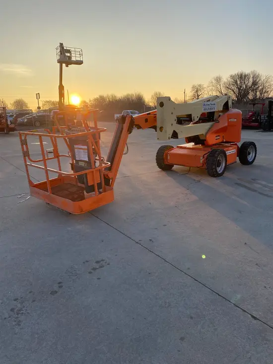 2016 JLG E450AJ Articulating Boom Lift