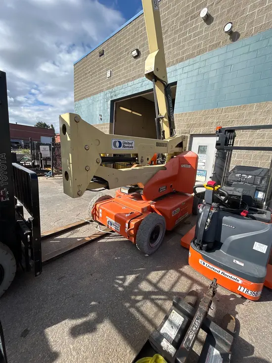 2012 JLG E400AN Articulating Boom Lift