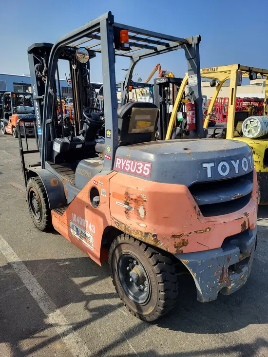 2015 Toyota 8FD35U Warehouse Forklift