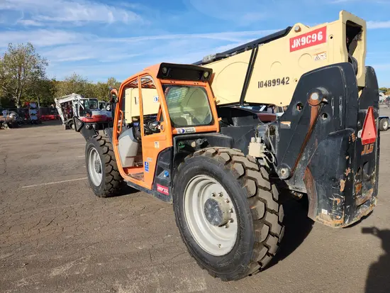 2016 JLG 1055 Forklift