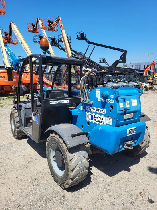 2015 Genie GTH-5519 Forklift