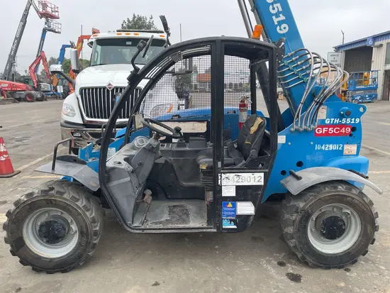 2015 Genie GTH-5519 Forklift