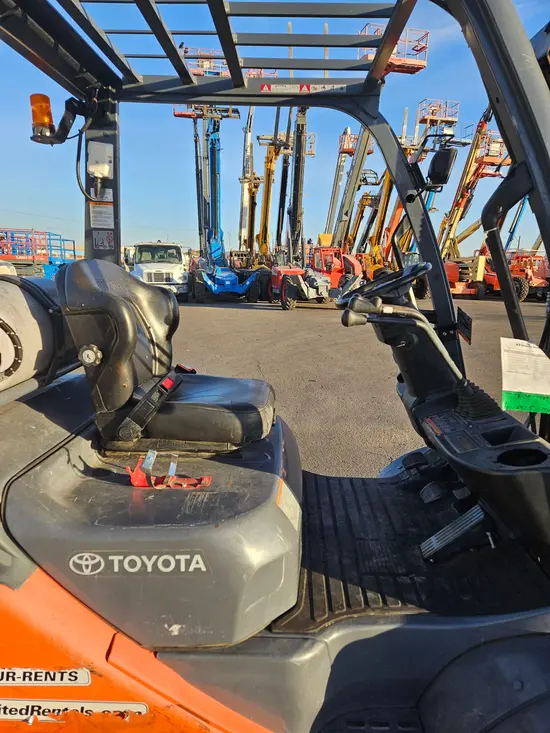 2019 Toyota 8FGU25 Warehouse Forklift