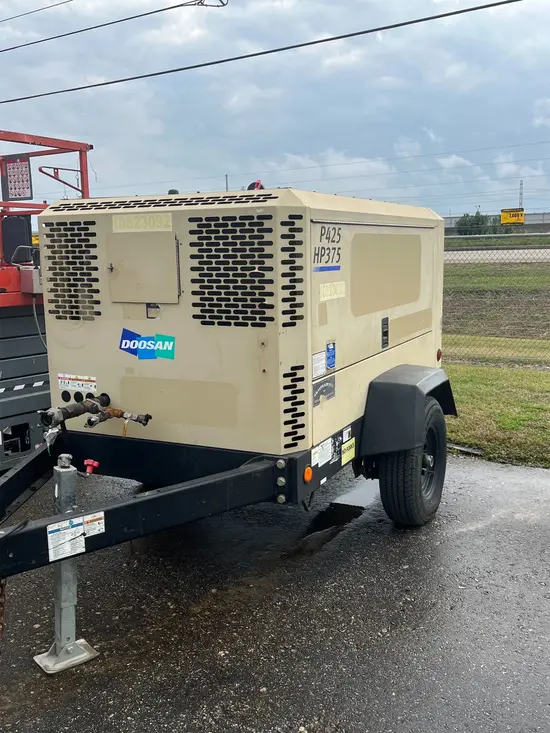 2018 Doosan P425/HP375WCUT4 Air Compressor