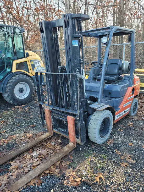 2018 Toyota 8FGU25 Warehouse Forklift