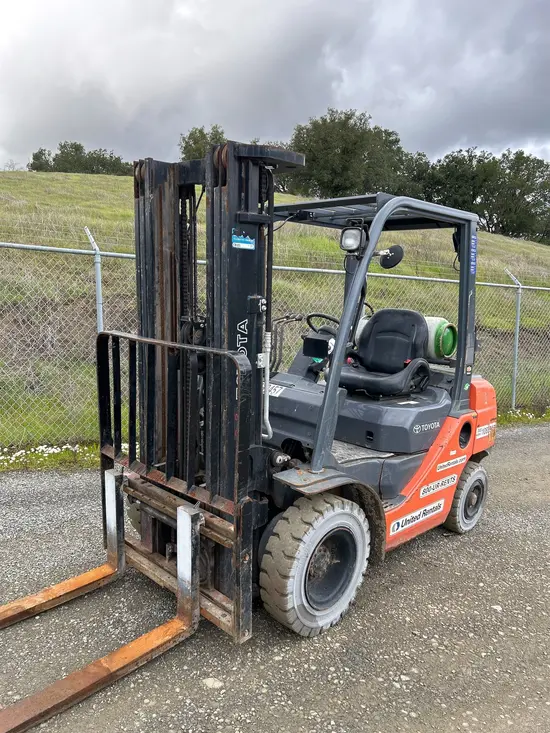 2018 Toyota 8FGU25 Warehouse Forklift