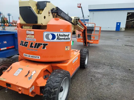 2013 JLG E450AJ Articulating Boom Lift