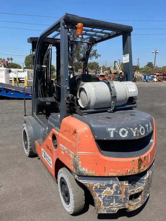 2016 Toyota 8FGU25 Warehouse Forklift