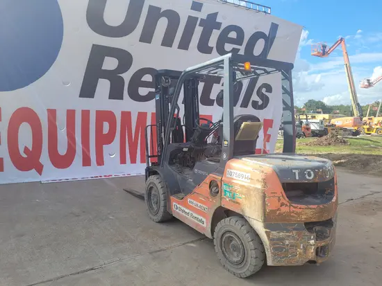 2018 Toyota 8FDU30 Warehouse Forklift