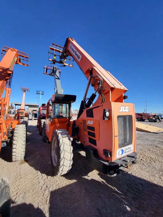 2017 SKYTRAK 8042 Forklift