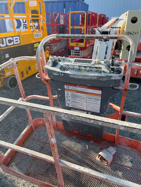 2013 JLG E450AJ Articulating Boom Lift