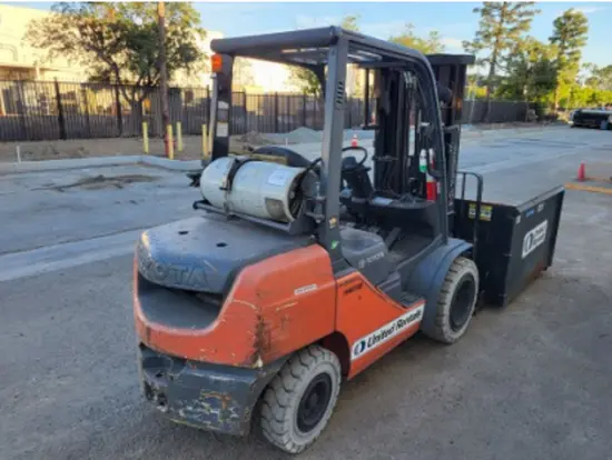 2016 Toyota 8FGU30 Warehouse Forklift