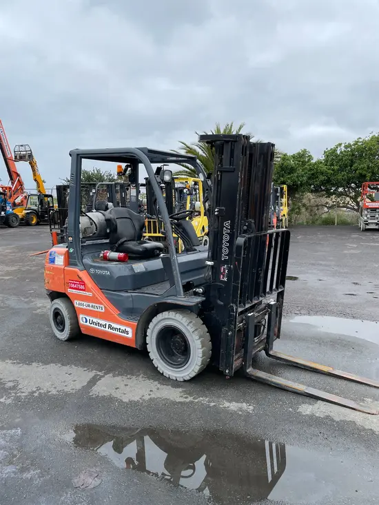2017 Toyota 8FGU25 Warehouse Forklift