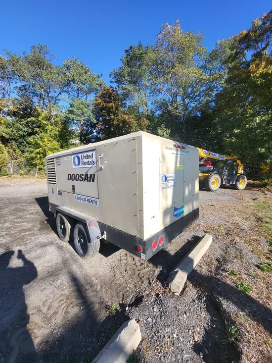 2017 Doosan XP825/HP750WCU Air Compressor