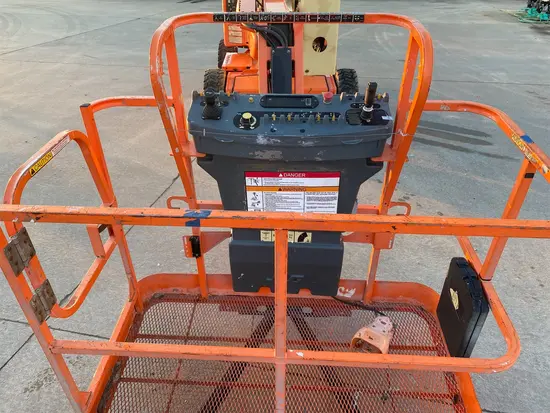 2016 JLG E450AJ Articulating Boom Lift