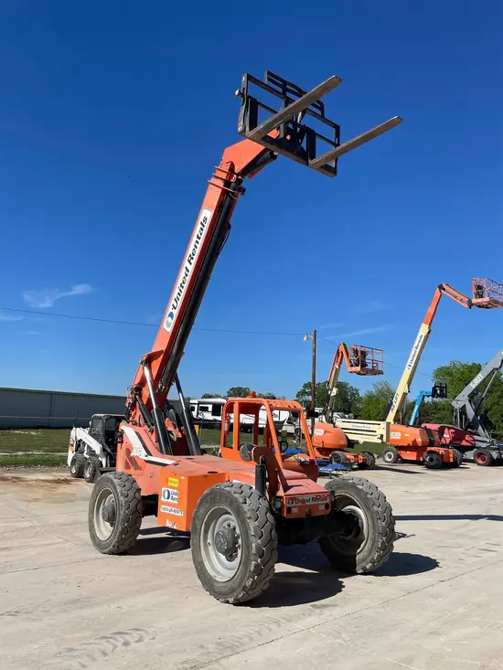 2014 SKYTRAK 8042 Forklift