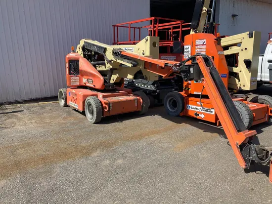 2014 JLG E400AJPN Articulating Boom Lift
