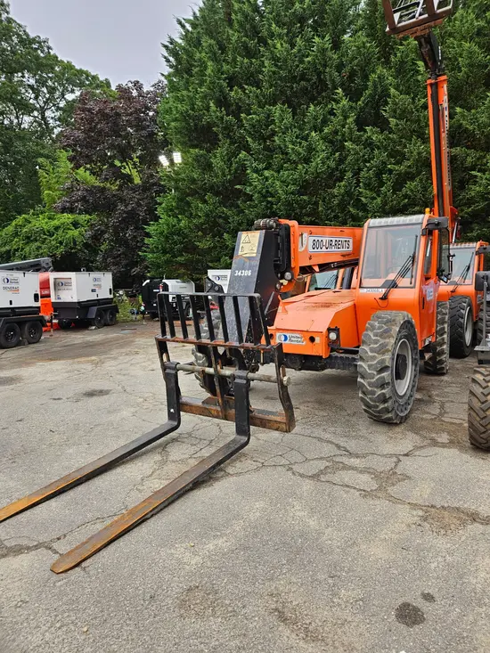 2016 SKYTRAK 6042 Forklift