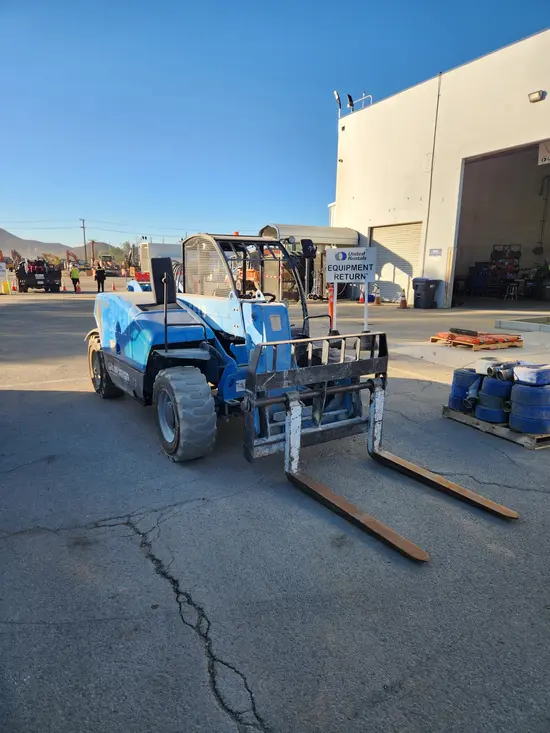 2017 Genie GTH-5519 Forklift