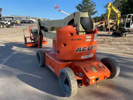 2014 JLG E450AJ Articulating Boom Lift