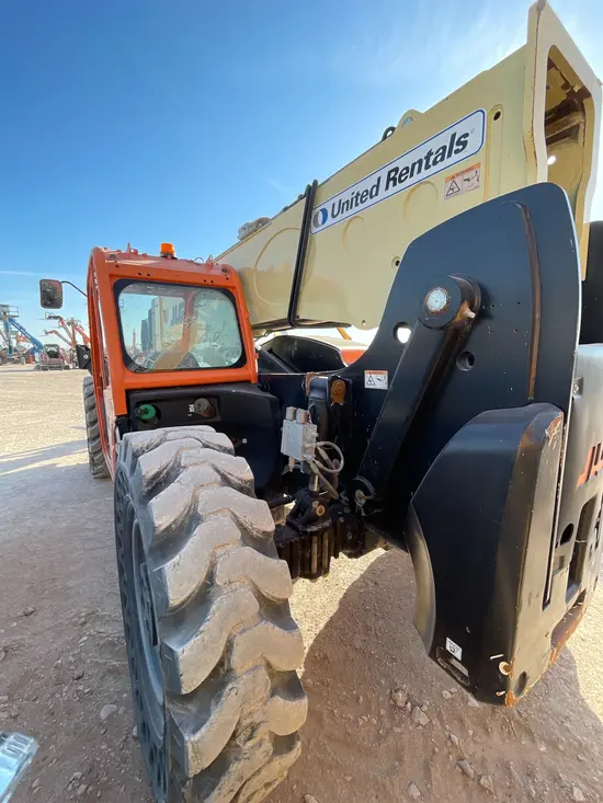 2017 JLG 1055 Forklift