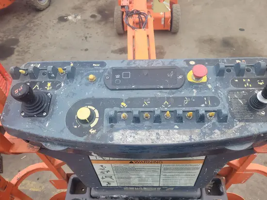 2011 JLG E400AJPN Articulating Boom Lift