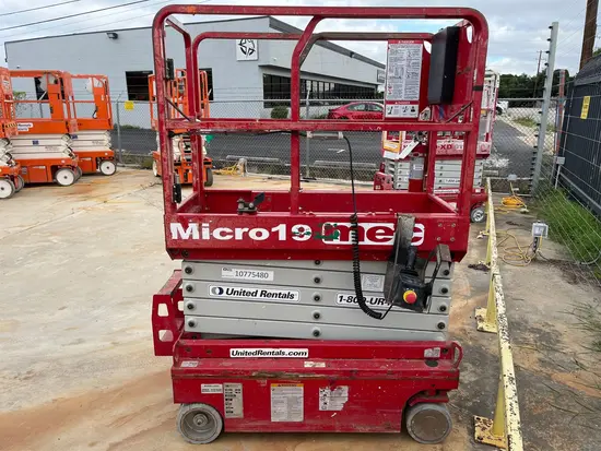 2018 MEC MICRO 19 Scissor Lift