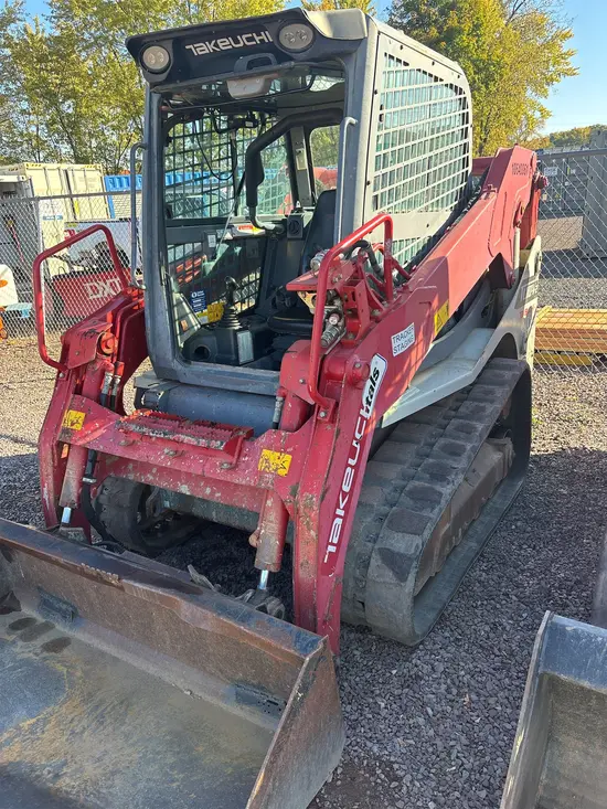 2017 Takeuchi TL10V2-CR Track Loader