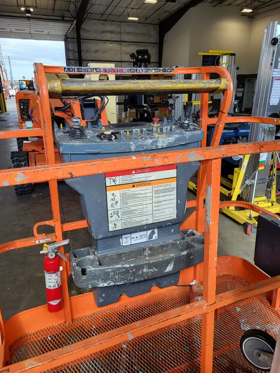 2018 JLG E450AJ Articulating Boom Lift