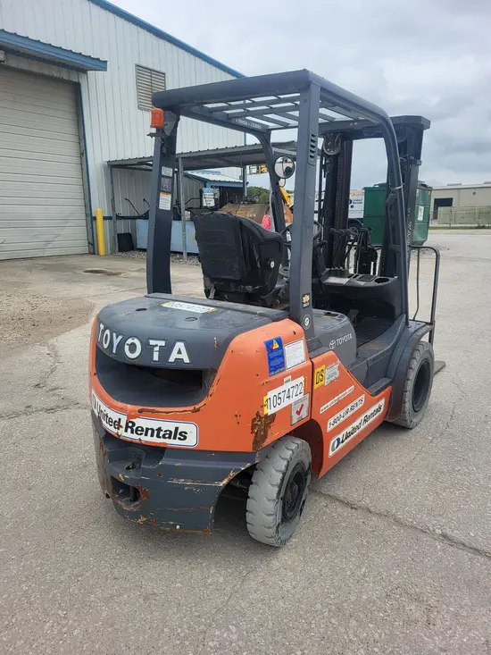 2017 Toyota 8FDU25 Warehouse Forklift