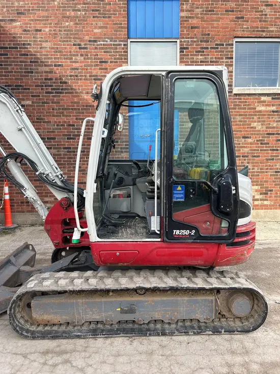 2019 Takeuchi TB250-2CR Mini Excavator