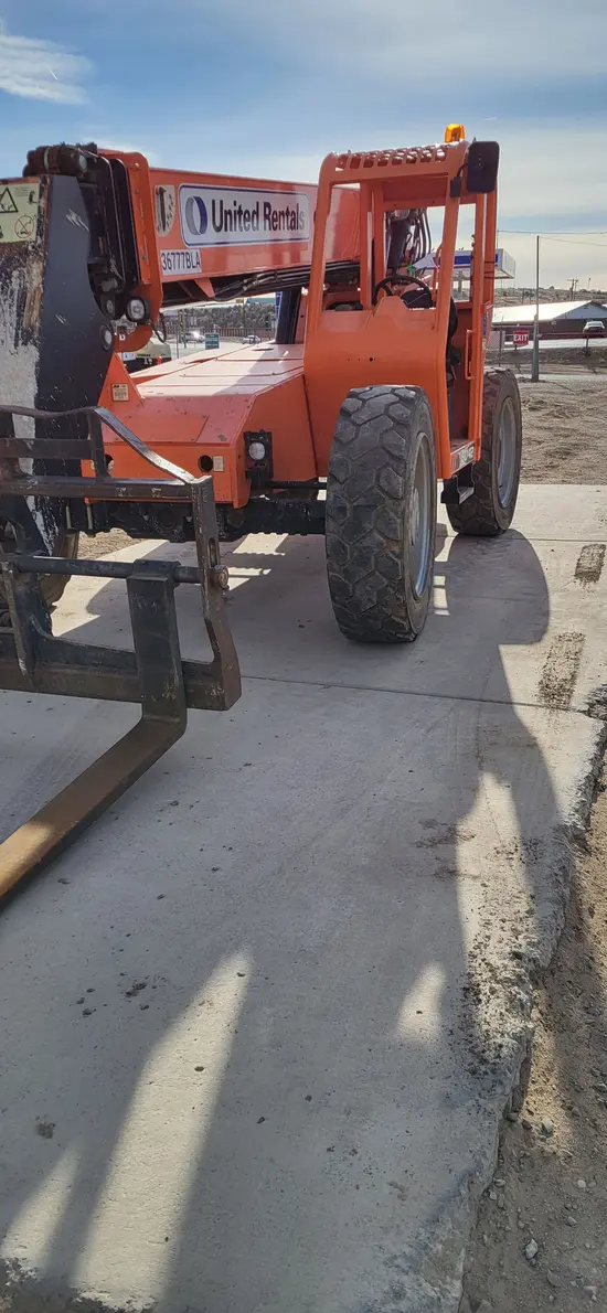 2016 SKYTRAK 6042 Forklift