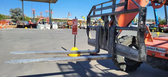 2015 SKYTRAK 8042 Forklift