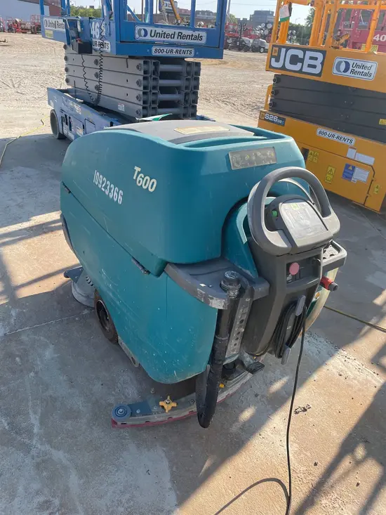 2019 Tennant T600-28 Scrubber