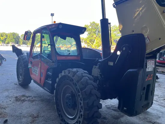 2016 JLG 1055 Forklift