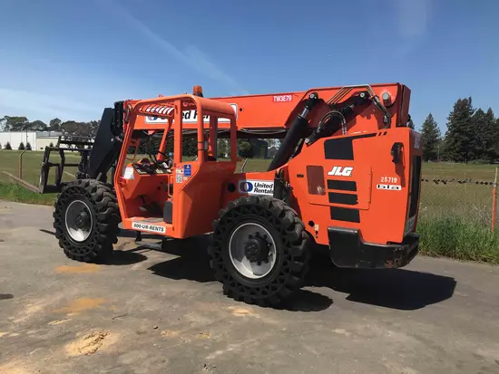 2015 SKYTRAK 8042 Forklift