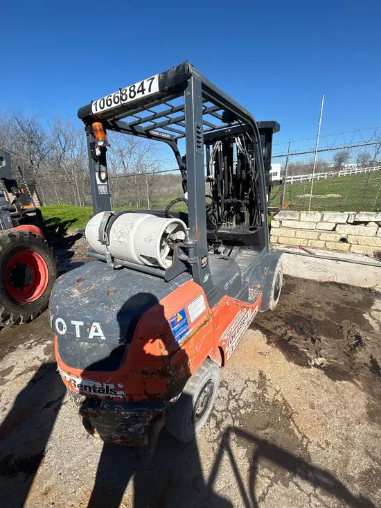 2017 Toyota 8FGU25 Warehouse Forklift