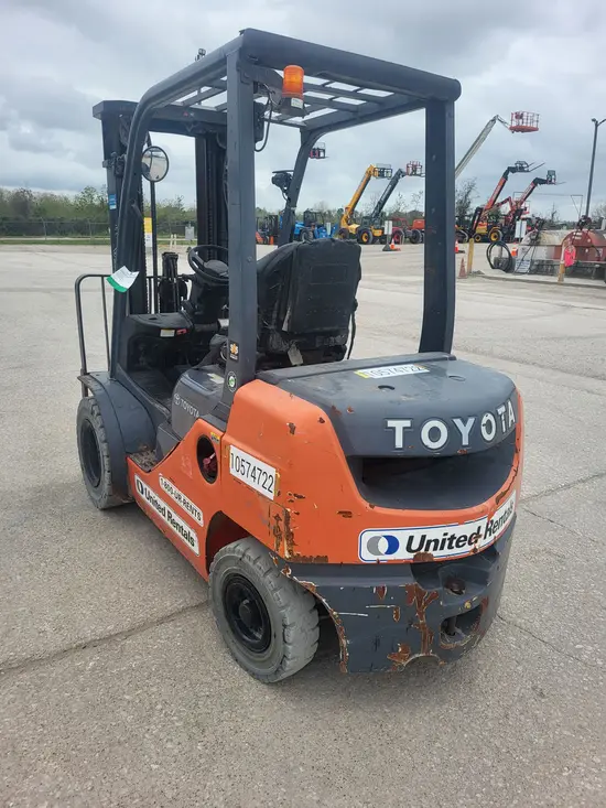 2017 Toyota 8FDU25 Warehouse Forklift
